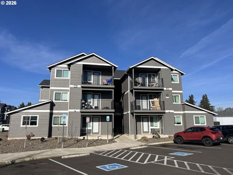 972 N 2ND ST 84 Jefferson OR 97352