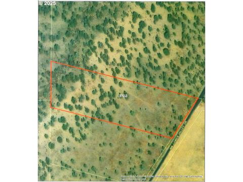 Photo of 70445 NW Lower Valley Dr, Terrebonne, OR 97760 (MLS # 598459582)