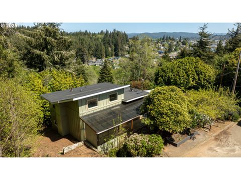 1390 WASHINGTON AVE Coos Bay OR 97420