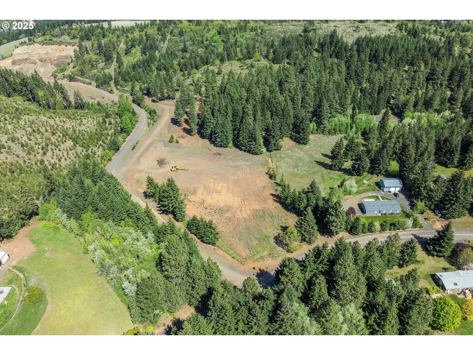 Hillcrest DR
