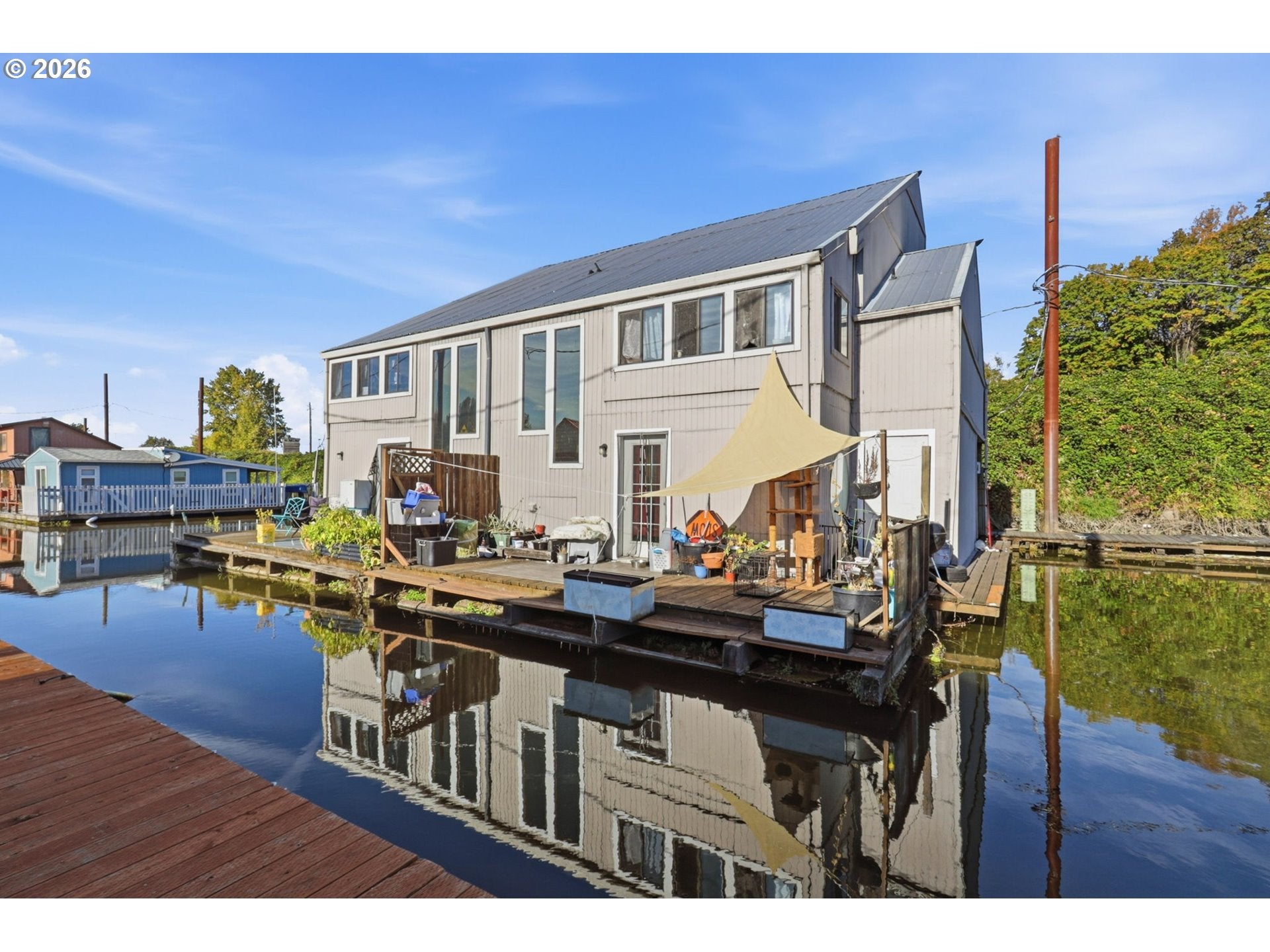 5 W MILL ST