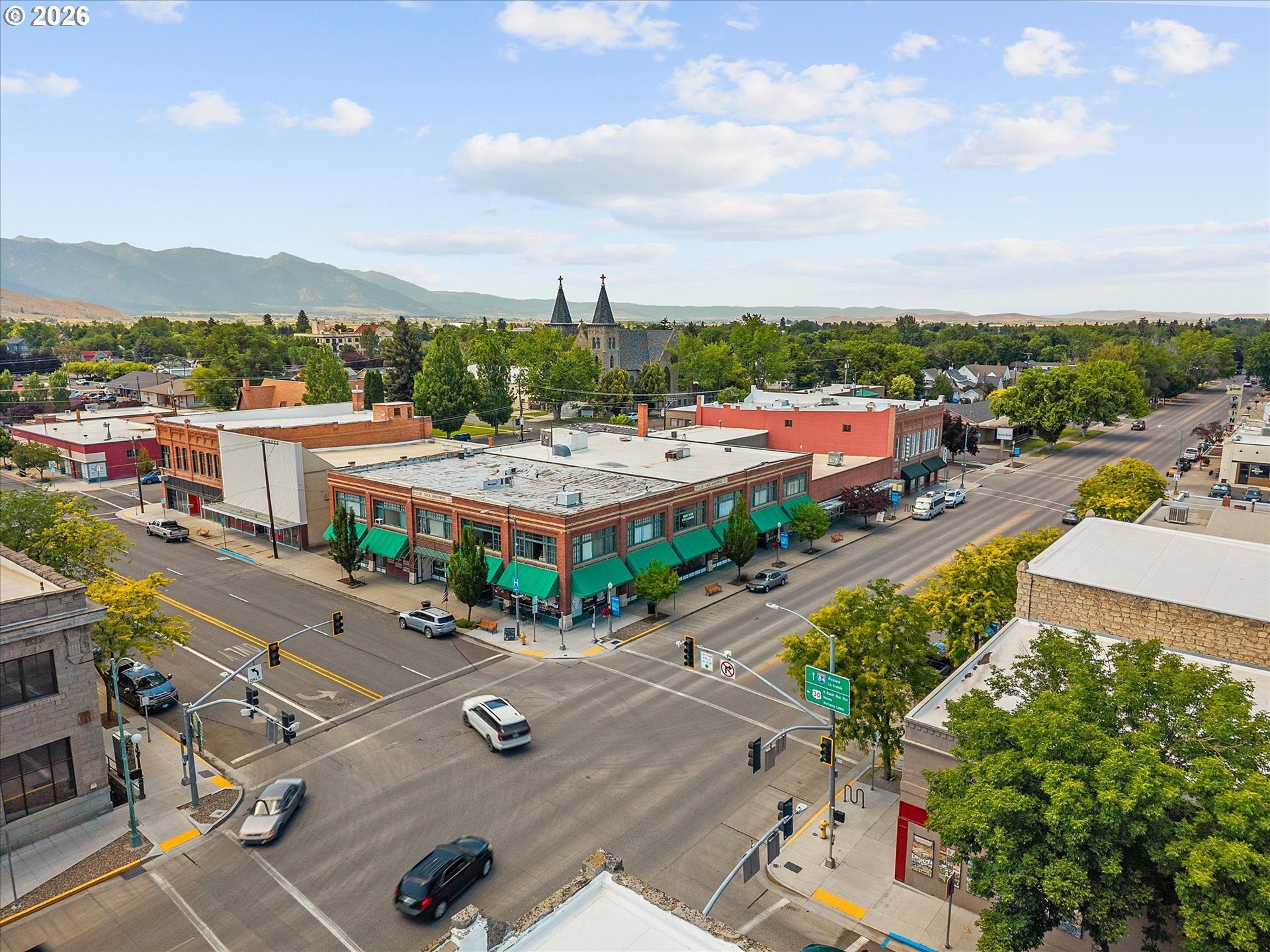 2101 MAIN ST