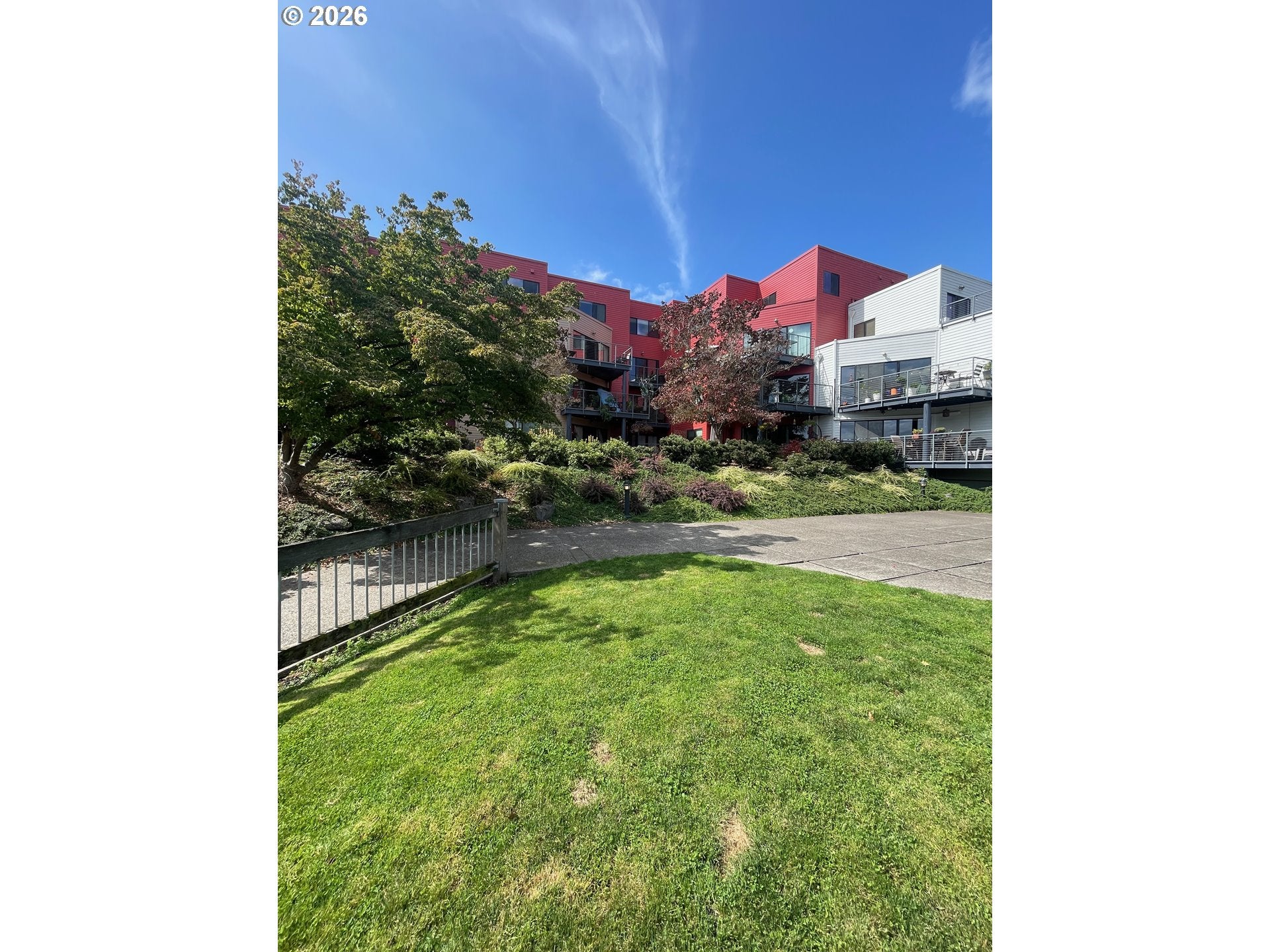 910 NW NAITO PKWY I-12