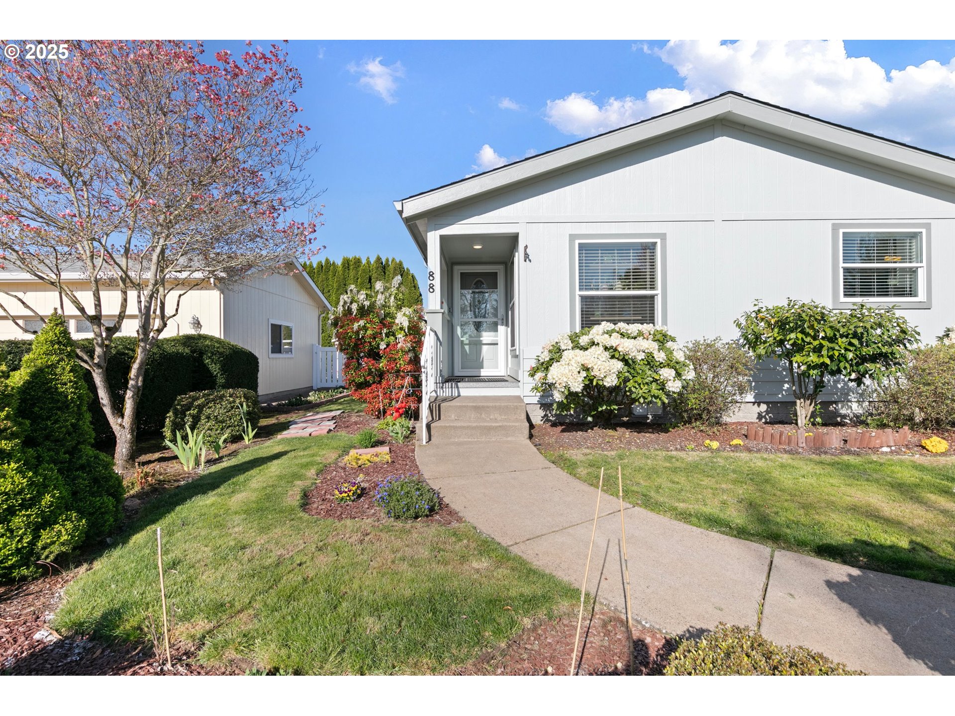3220 CRESCENT AVE 88