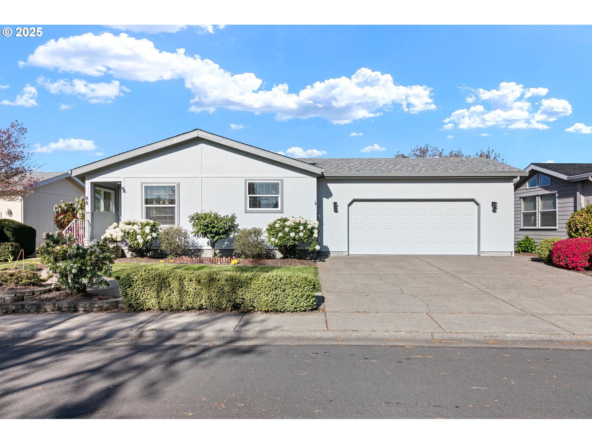 3220 CRESCENT AVE 88
