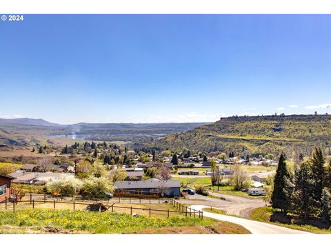 A home in The Dalles