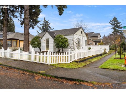 7104 SE TOLMAN ST Portland OR 97206