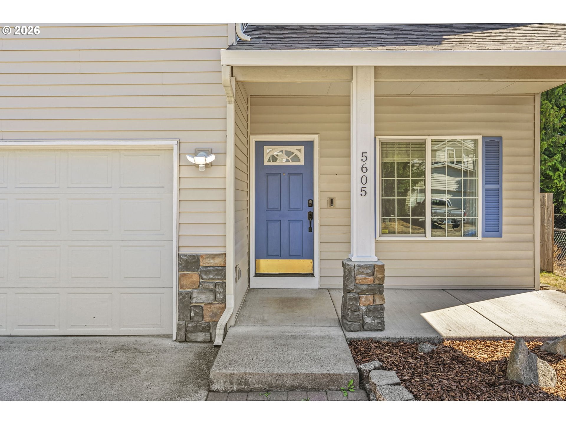 5605 NE 55TH CIR