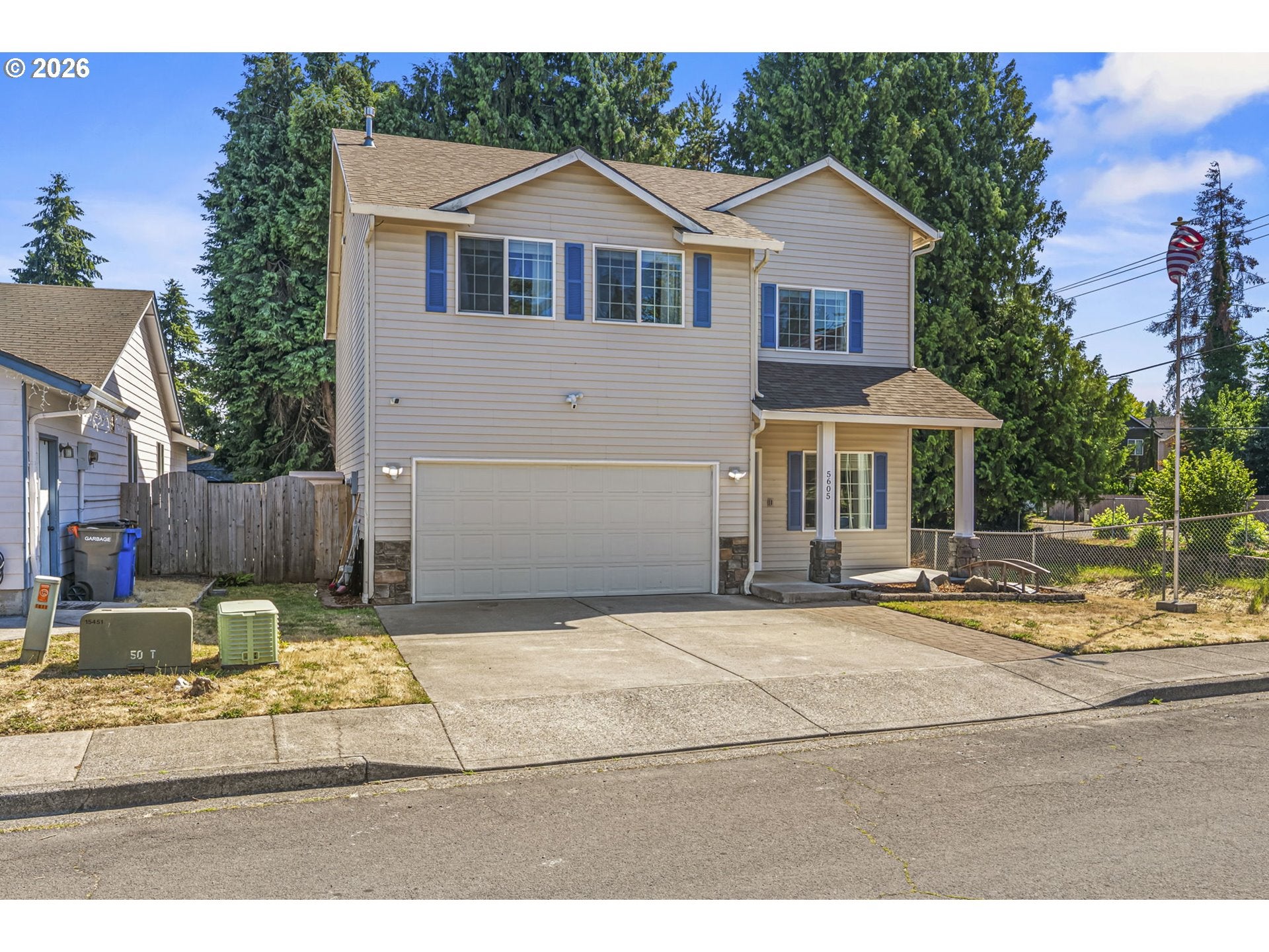 5605 NE 55TH CIR