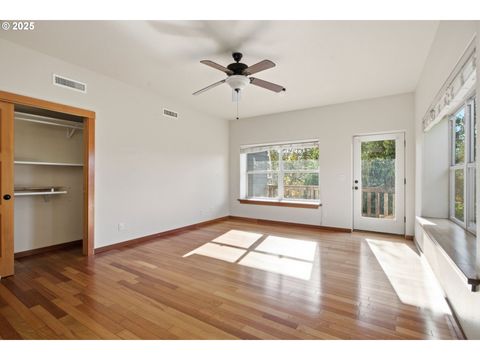 Tiny photo for 156 Wetleau Dr, Lowell, OR 97452 (MLS # 333812314)