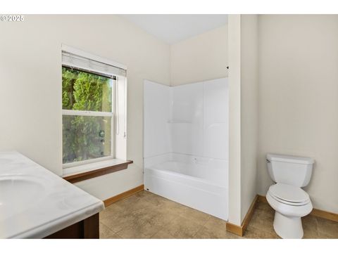 Tiny photo for 156 Wetleau Dr, Lowell, OR 97452 (MLS # 333812314)