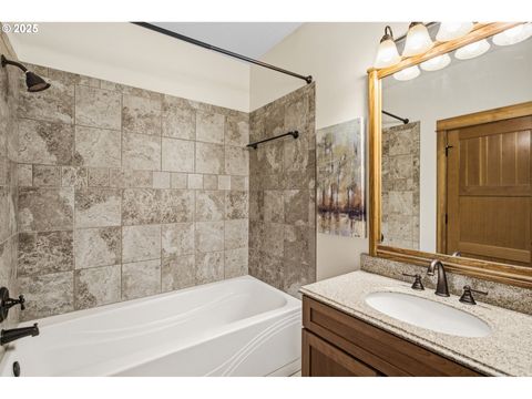 Tiny photo for 156 Wetleau Dr, Lowell, OR 97452 (MLS # 333812314)