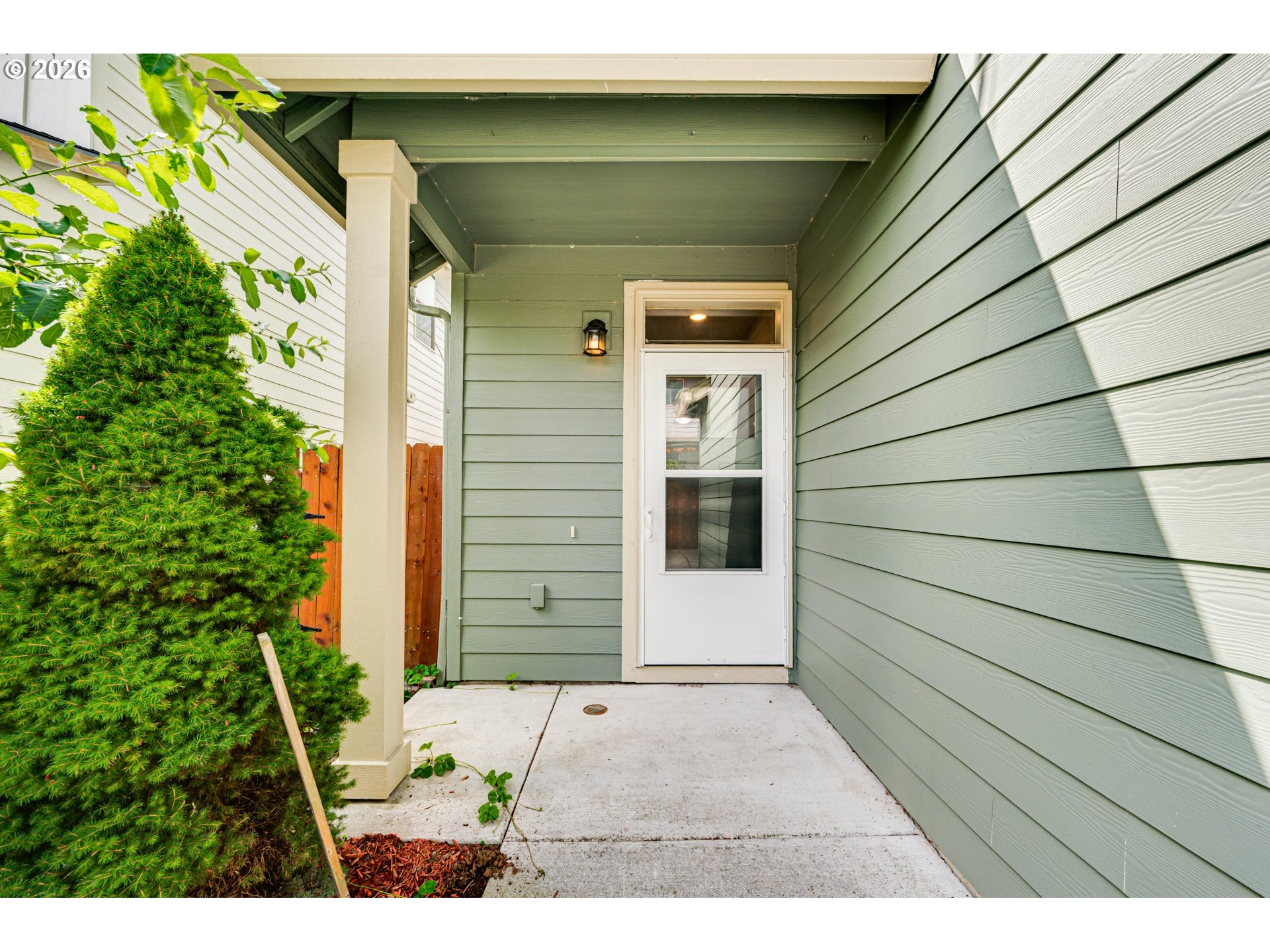 5905 NE 56TH CIR