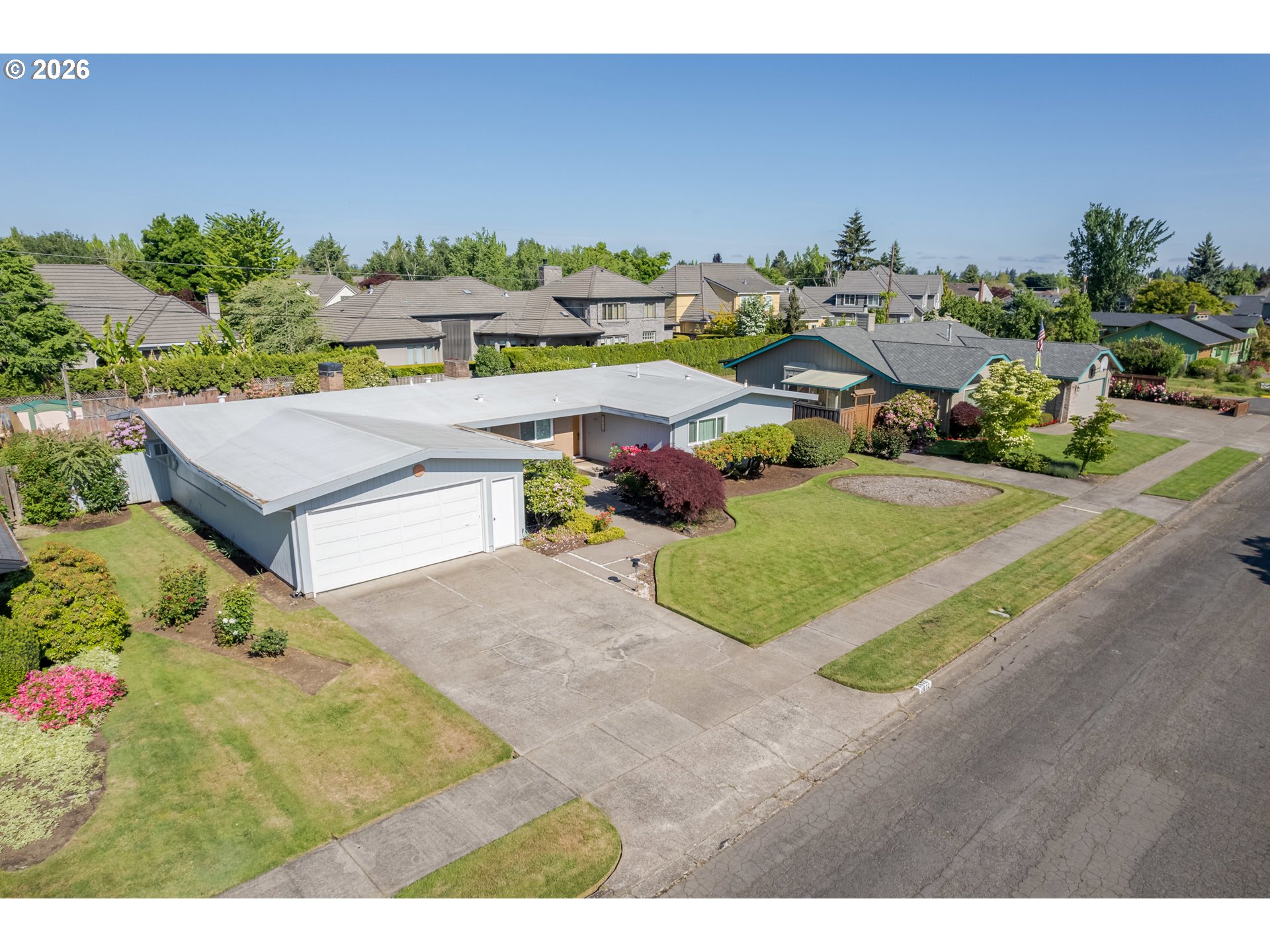 2872 SARAH LN