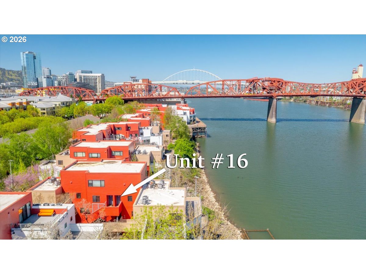820 NW NAITO PKWY G11