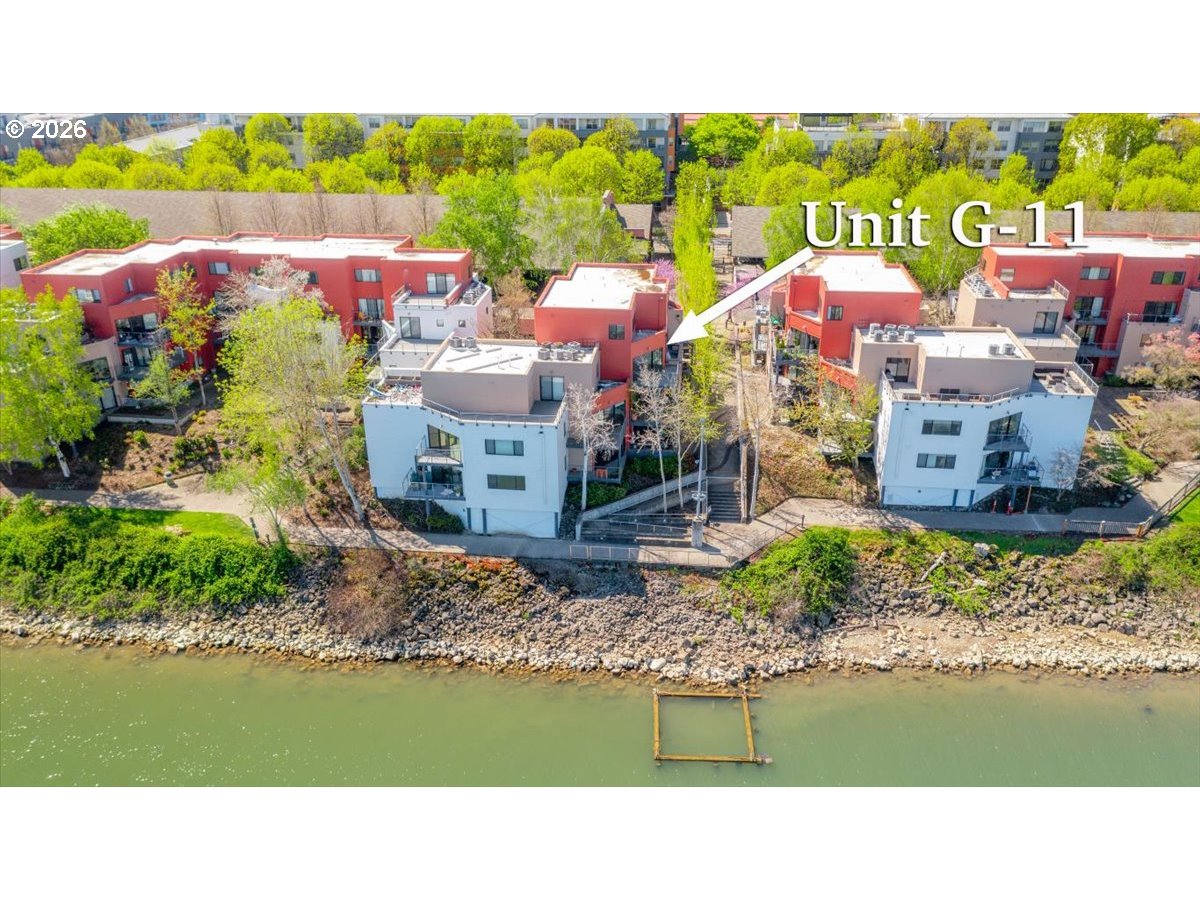 820 NW NAITO PKWY G11