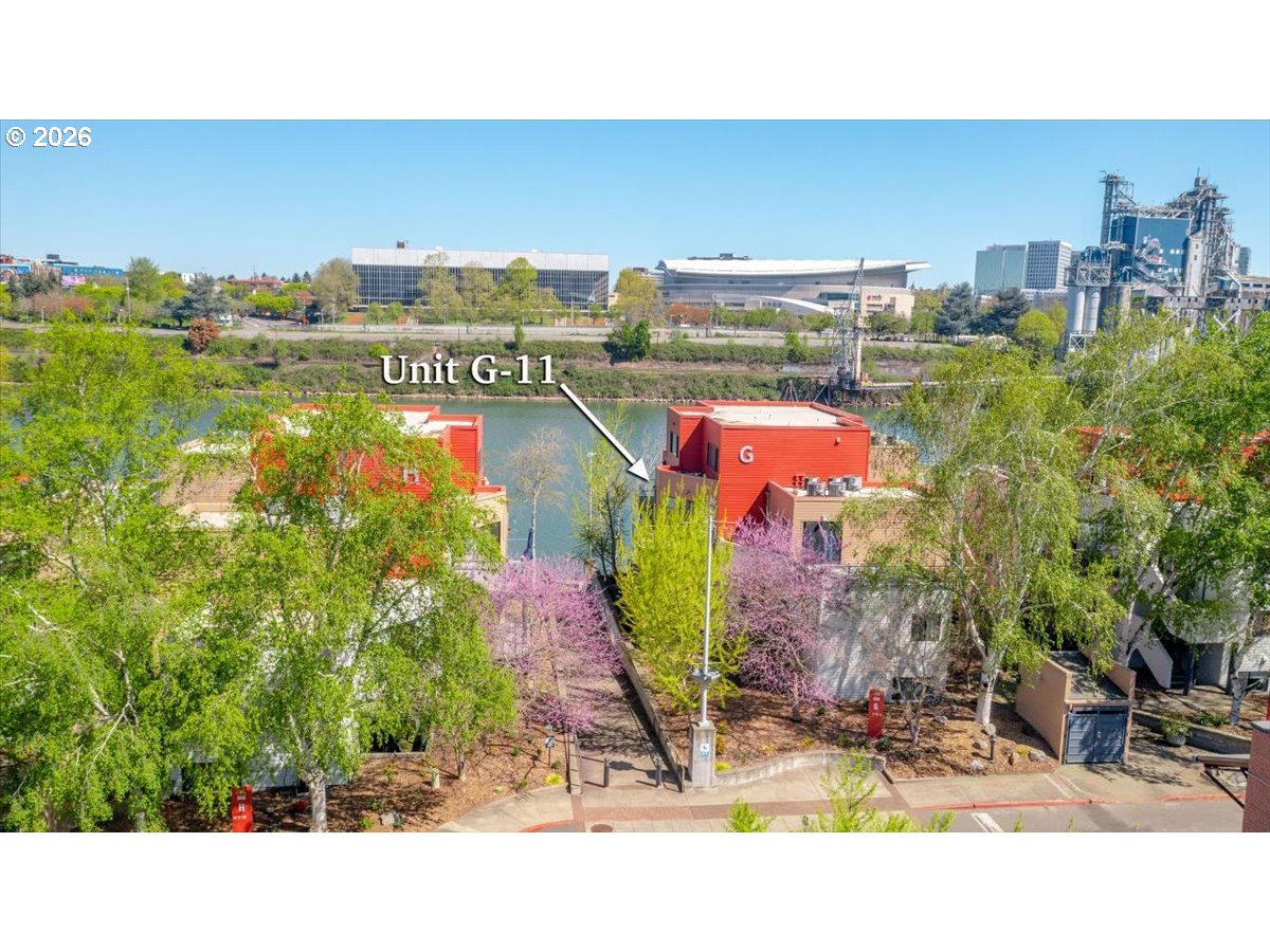 820 NW NAITO PKWY G11