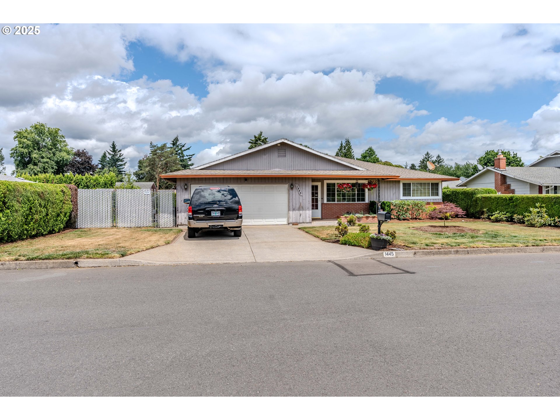 1445 NE 17TH ST
