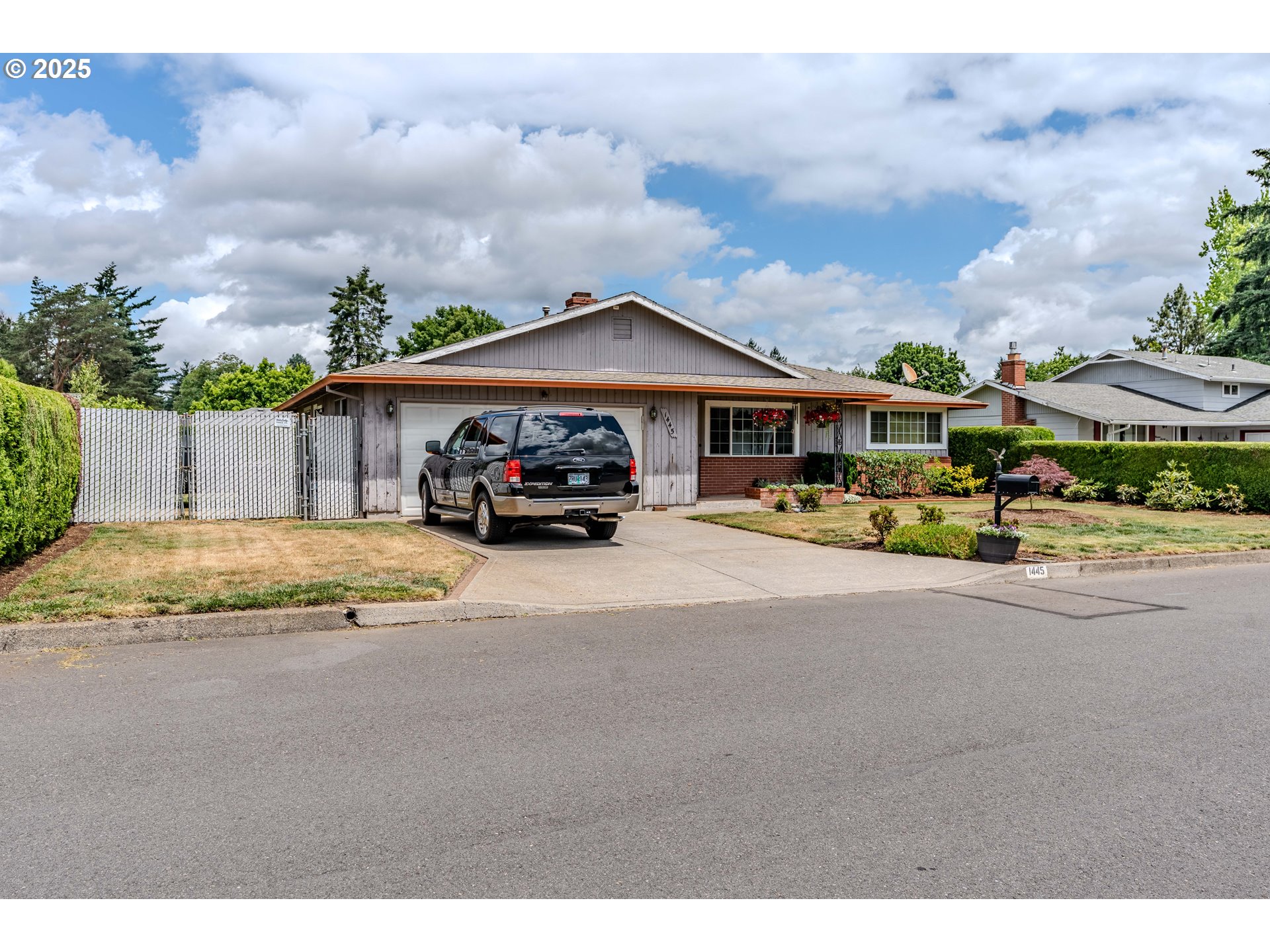 1445 NE 17TH ST