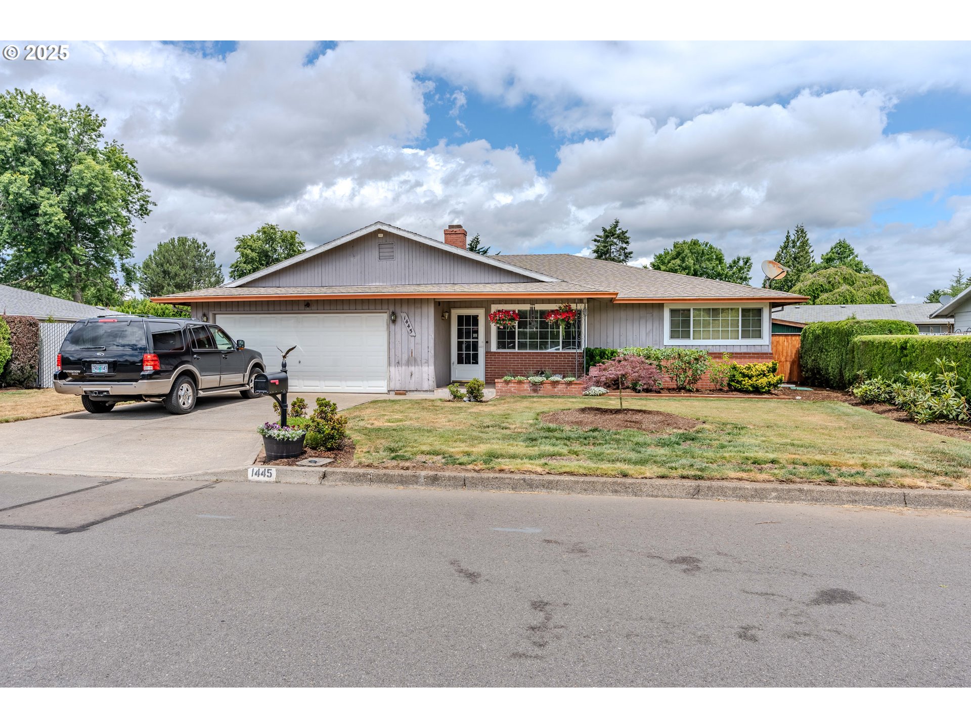 1445 NE 17TH ST
