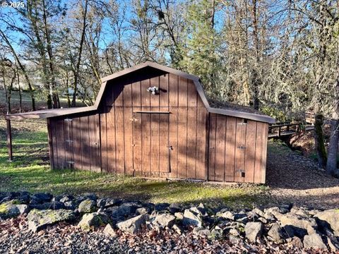 A home in Roseburg