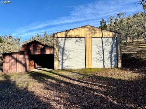 A home in Roseburg