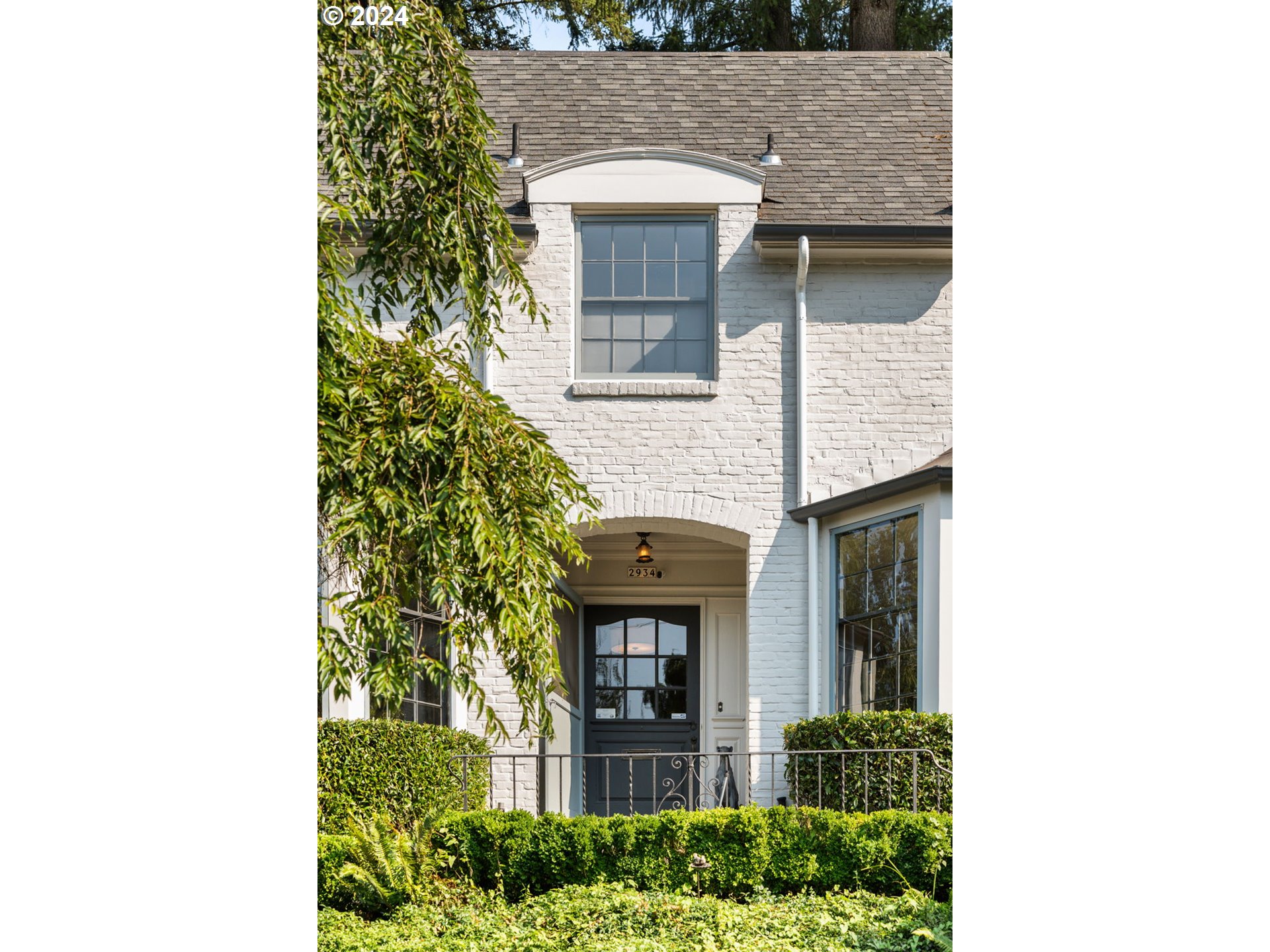 2934 SW MONTGOMERY DR