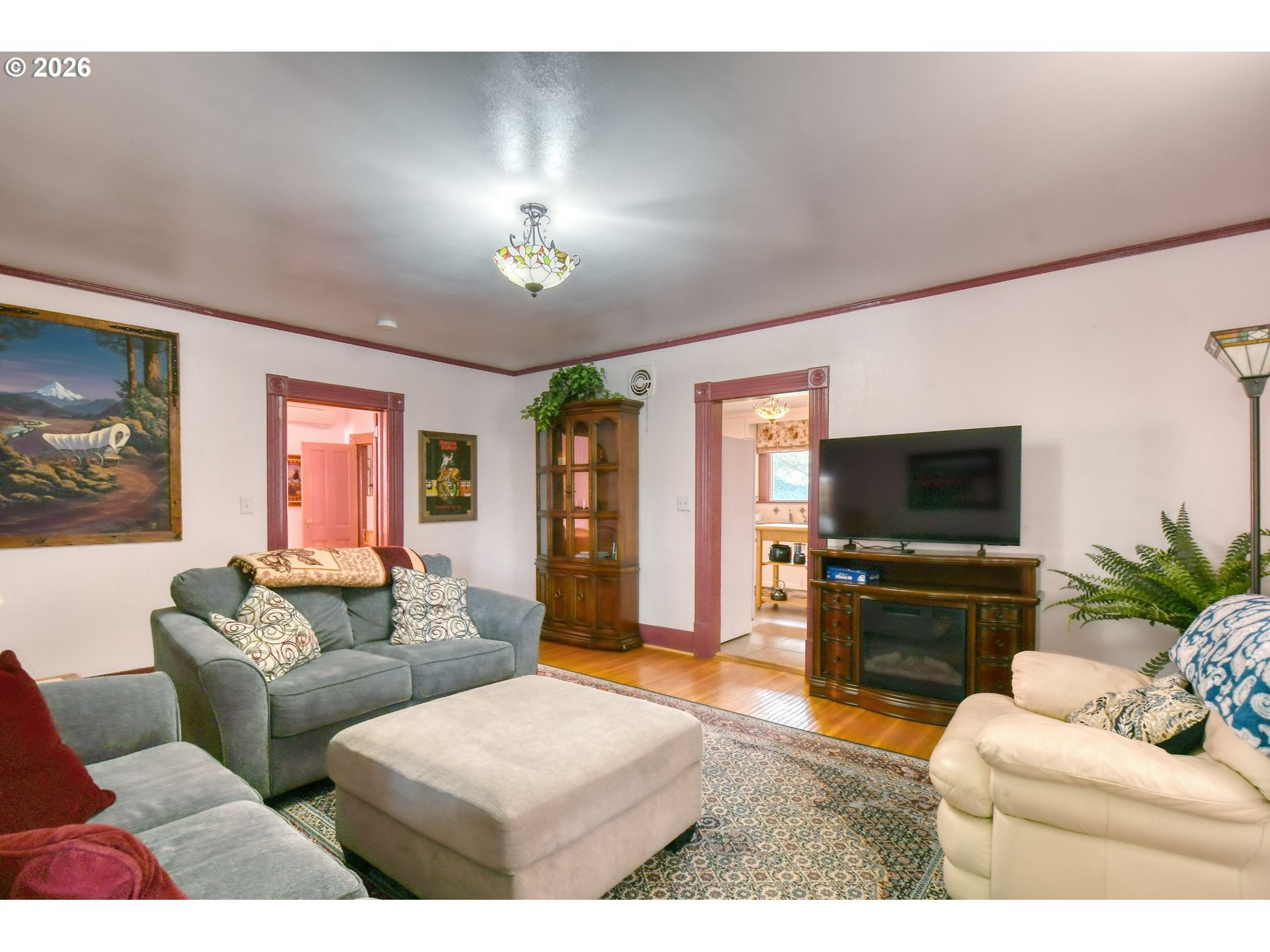 335 SW COURT AVE