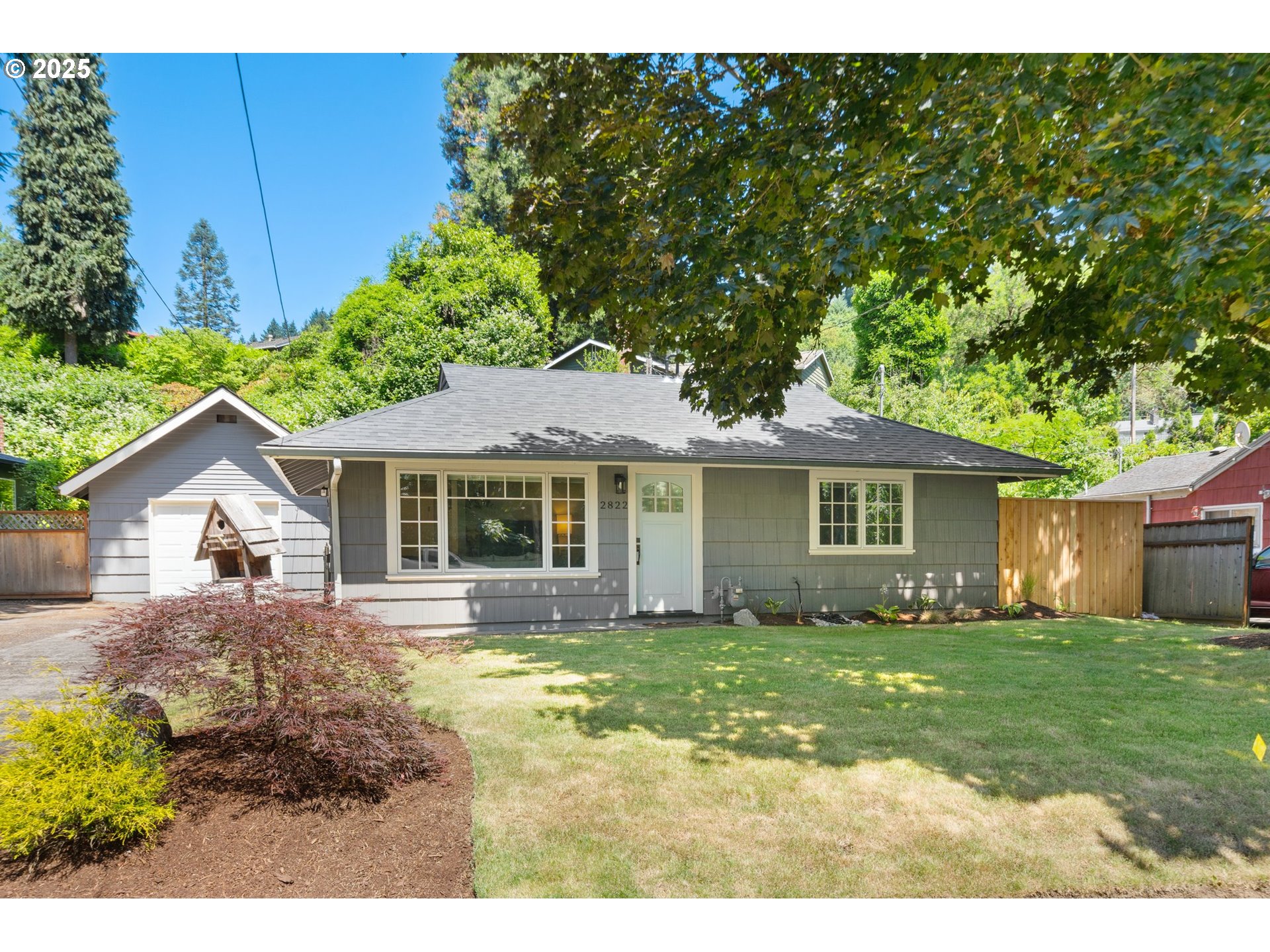 2822 NE FREMONT DR