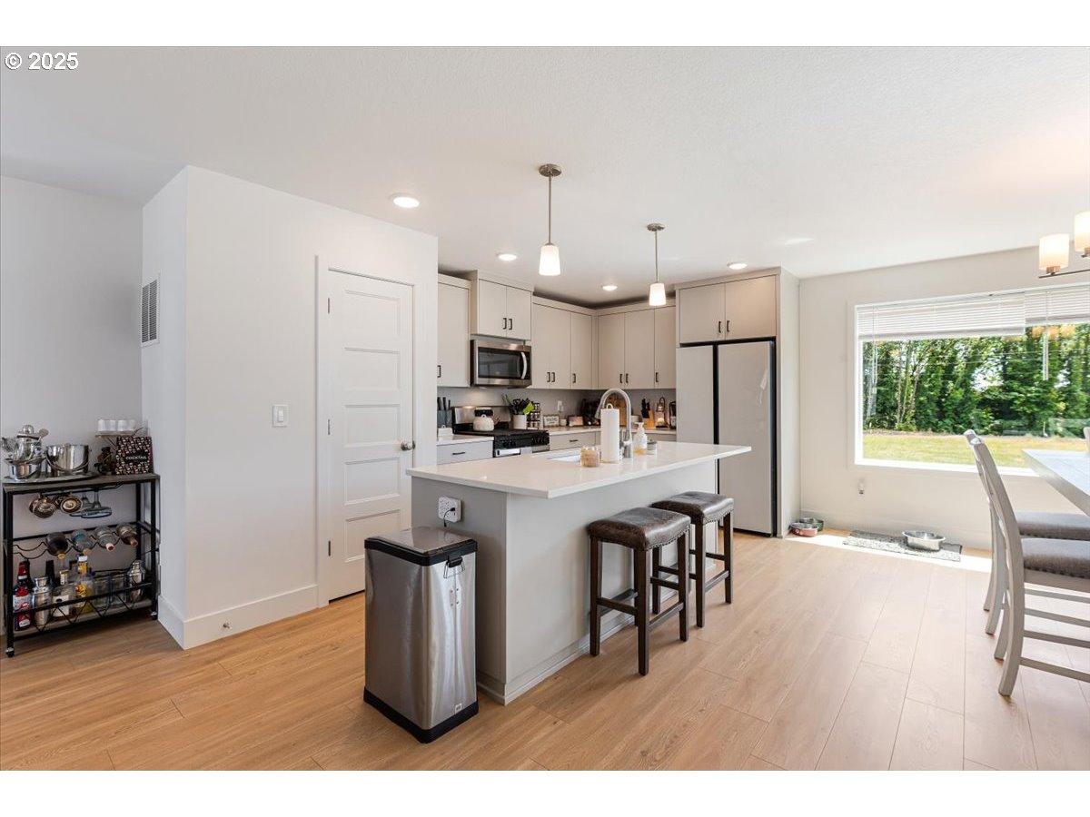 1030 E GINGER ROOT CT