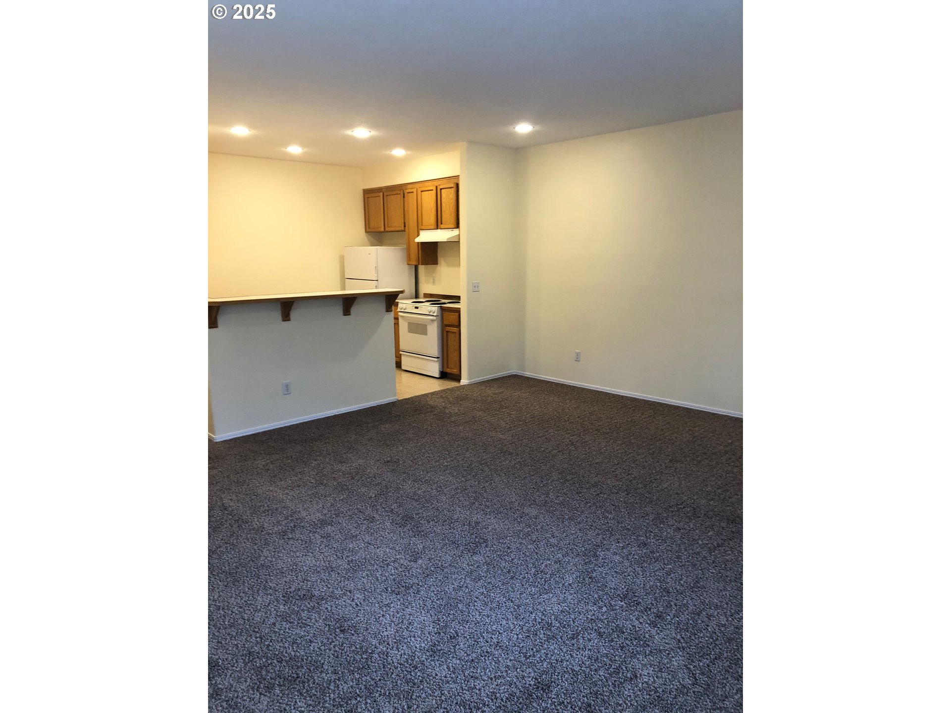 3206 NE 13TH PL