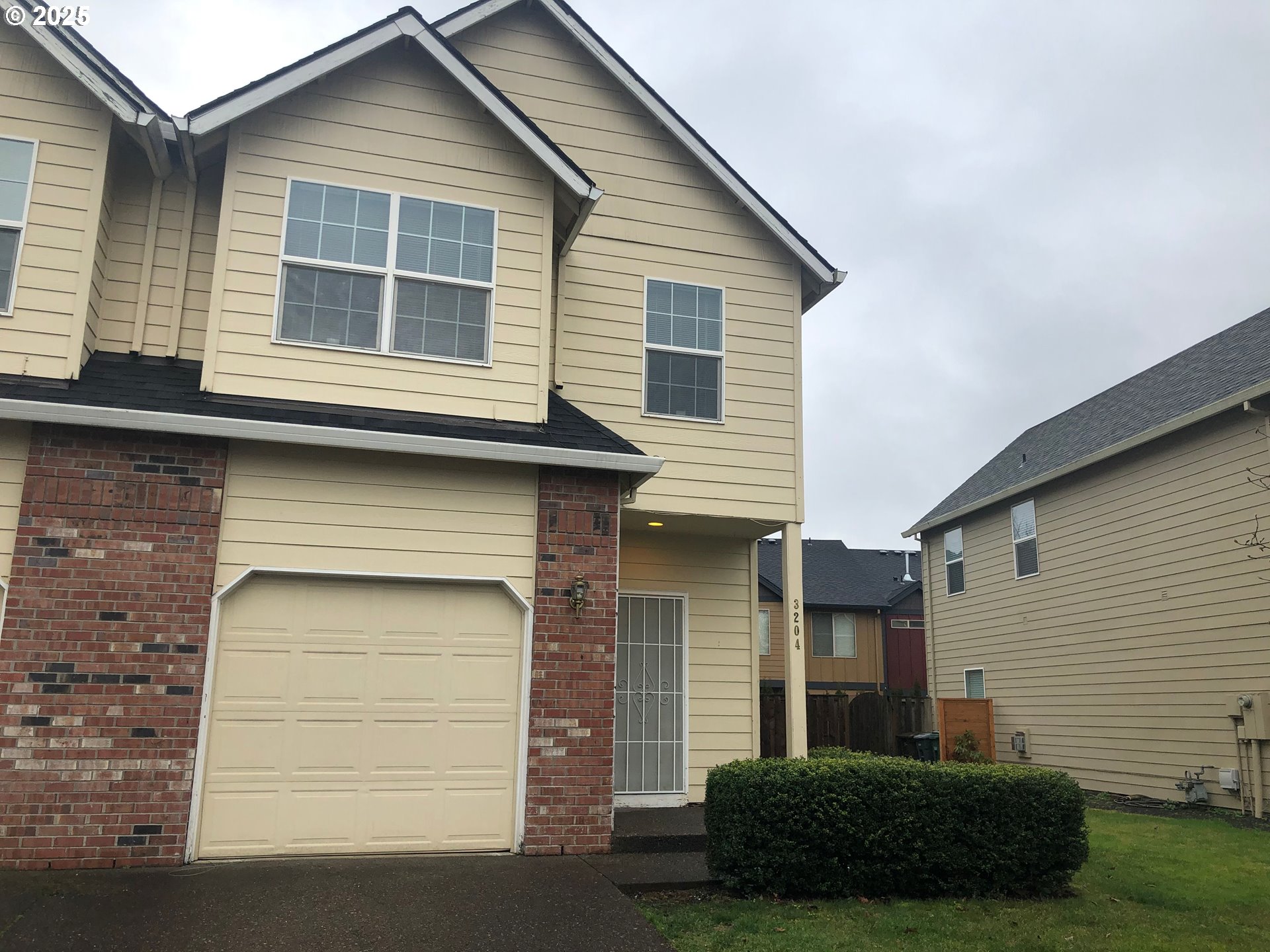 3206 NE 13TH PL