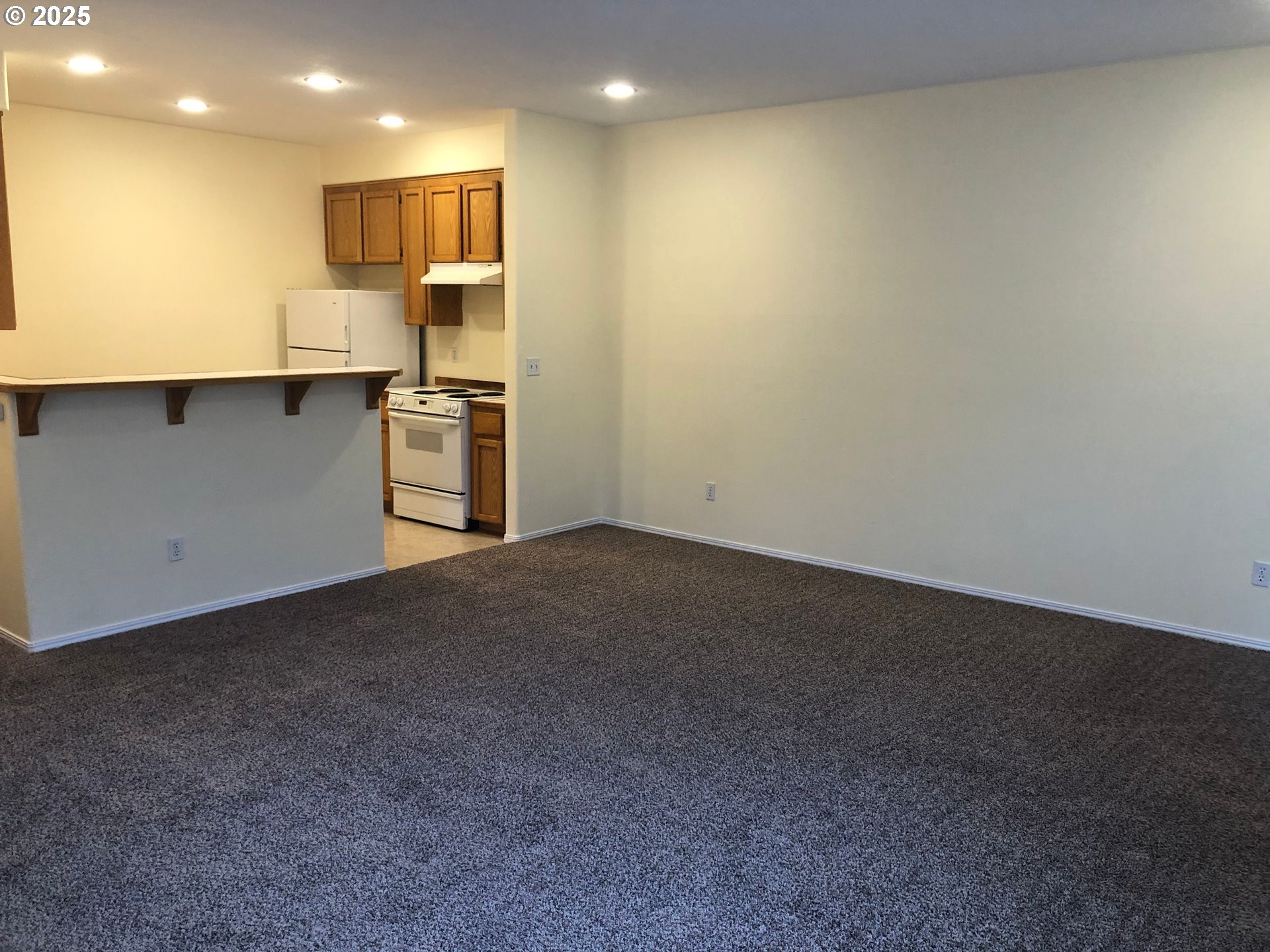 3206 NE 13TH PL