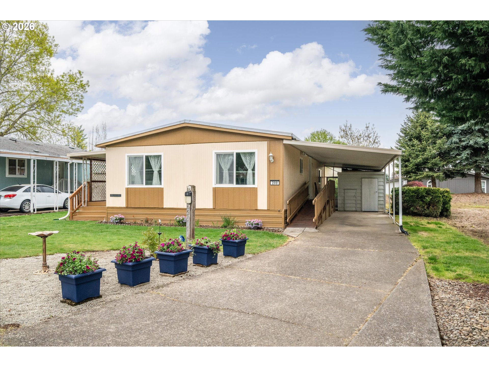 1400 CANDLELIGHT DR 200