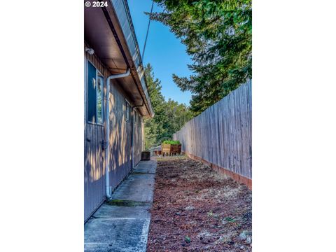 A home in Coquille