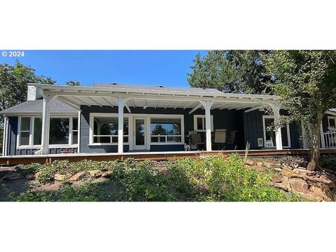 A home in Cottage Grove