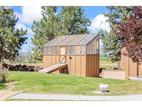 A home in Powell Butte