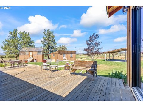 A home in Powell Butte