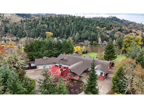 A home in Roseburg