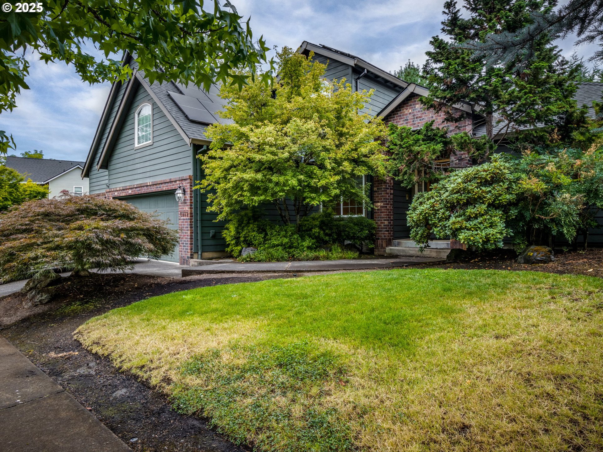 2868 NE CHARLOIS DR
