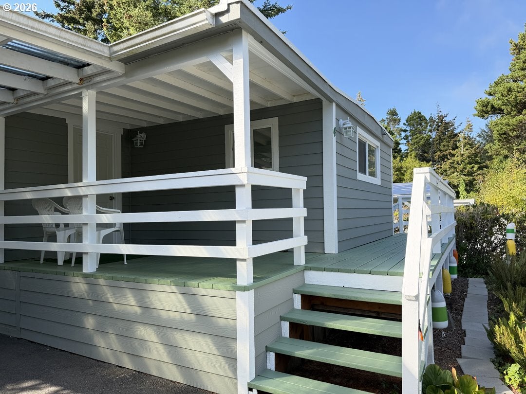 1600 Rhododendron DR 4