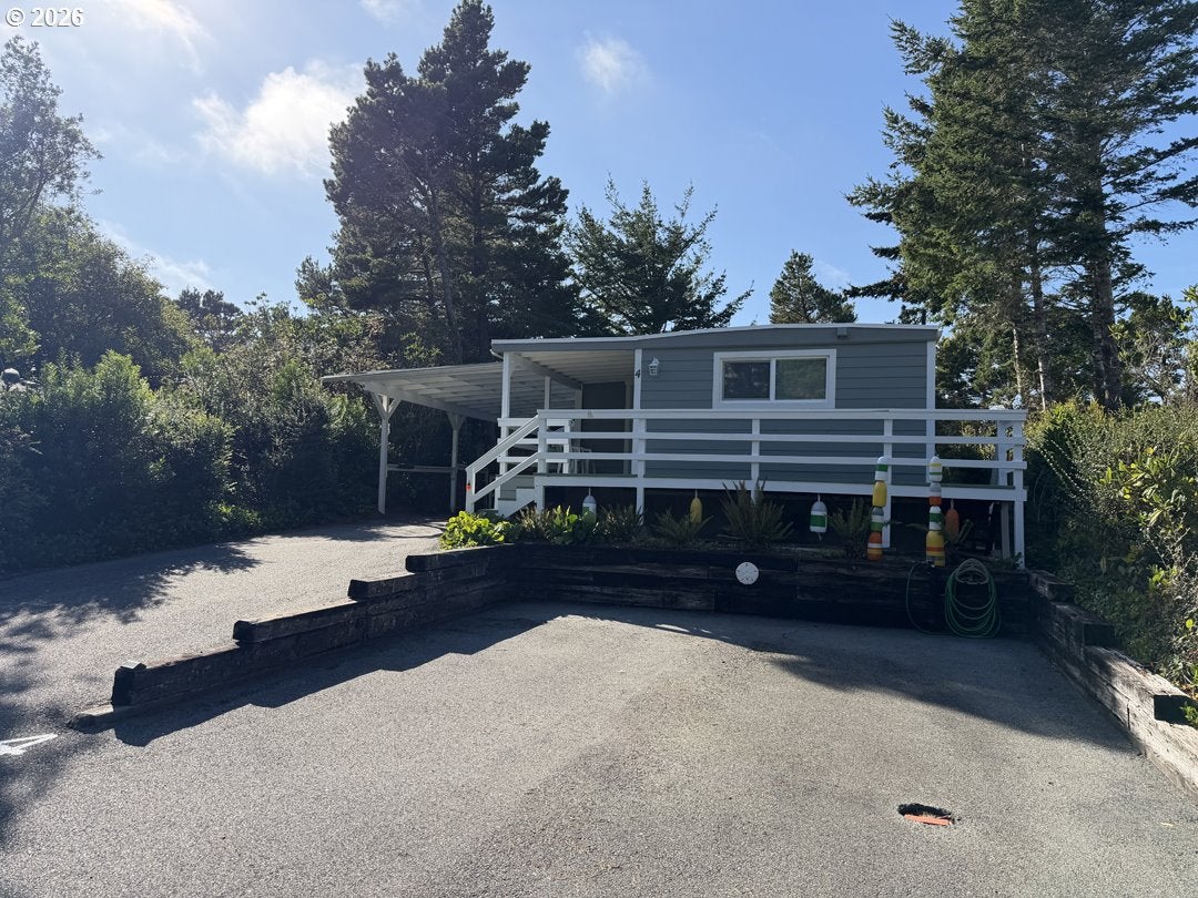 1600 Rhododendron DR 4