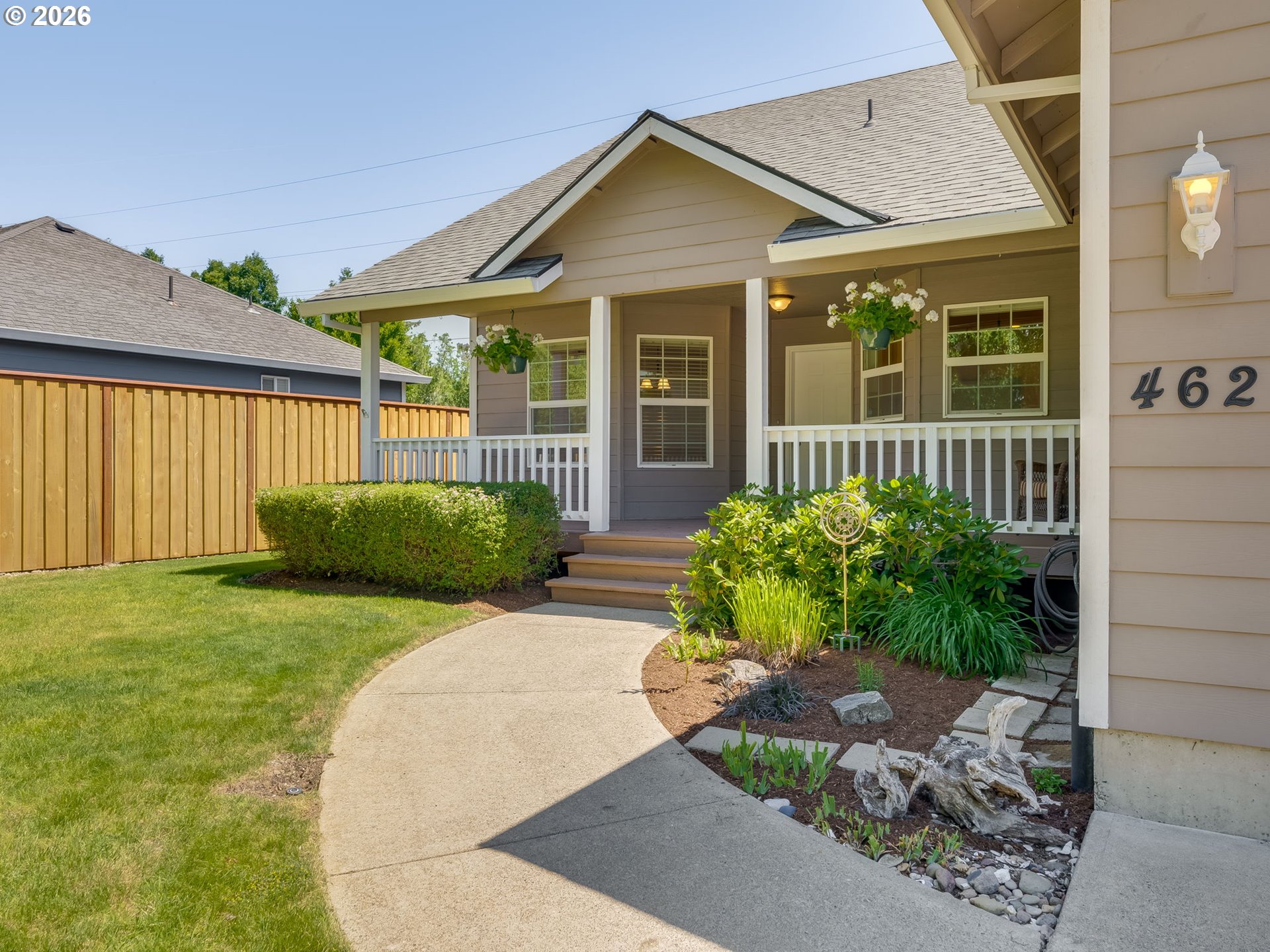 462 SW KAUER DR