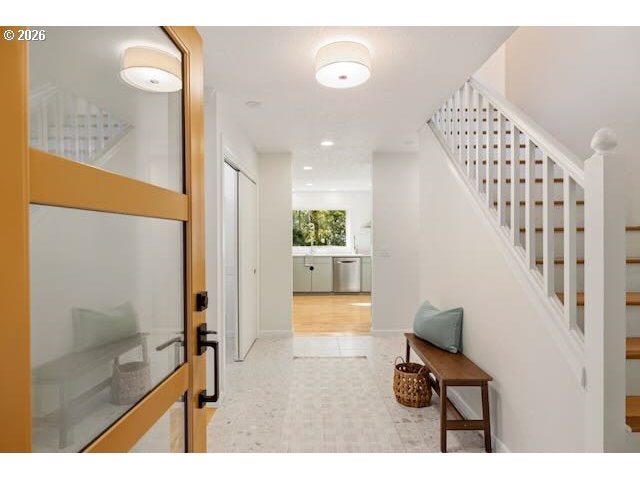 703 W JEWETT BLVD