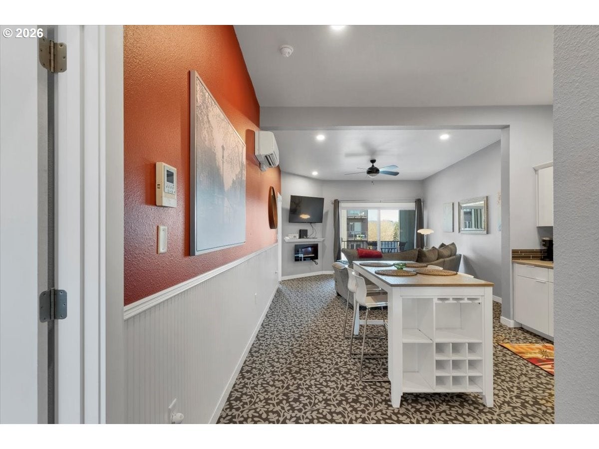229 COMMERCIAL ST NE