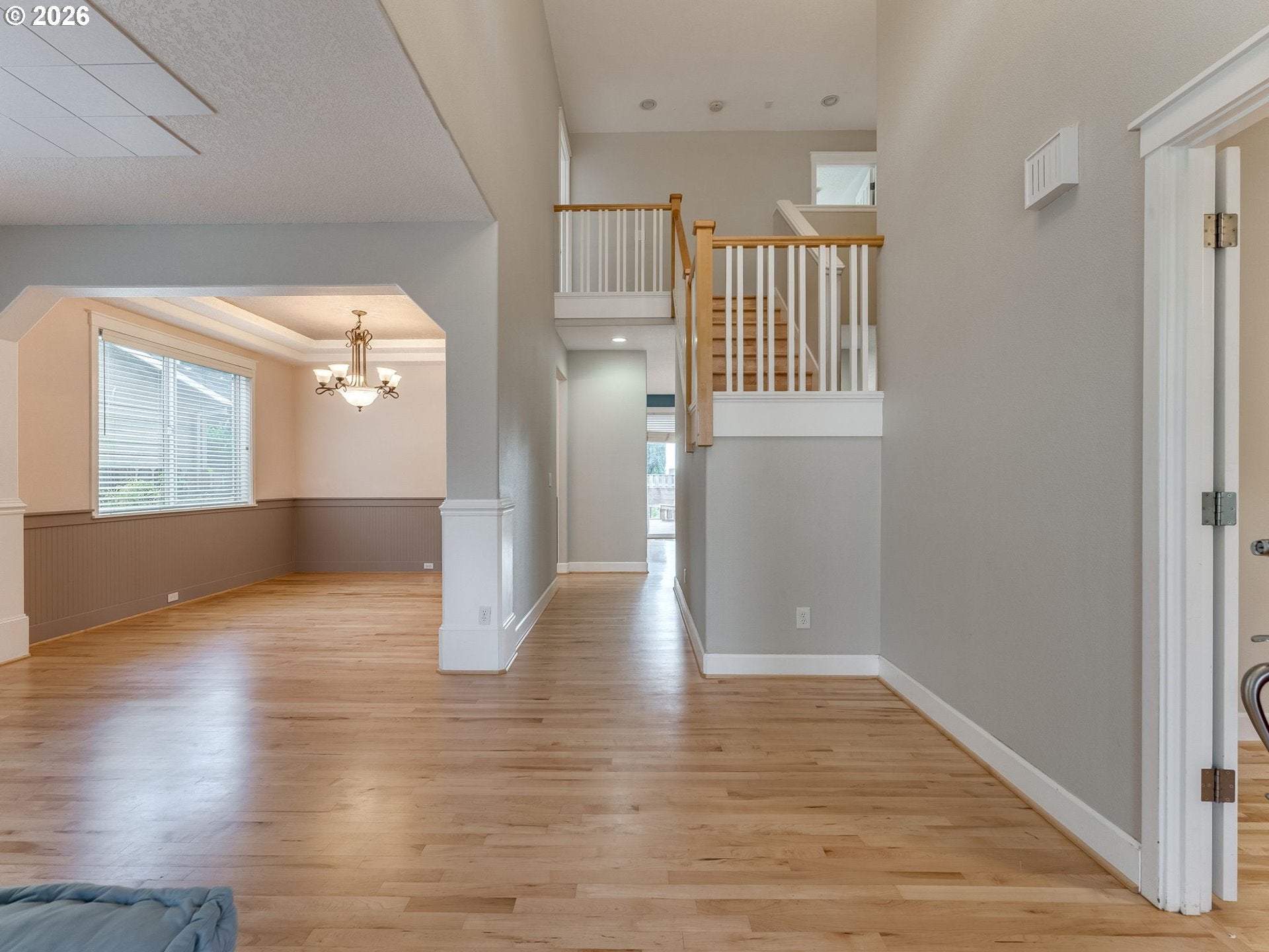 2507 CRESTVIEW DR