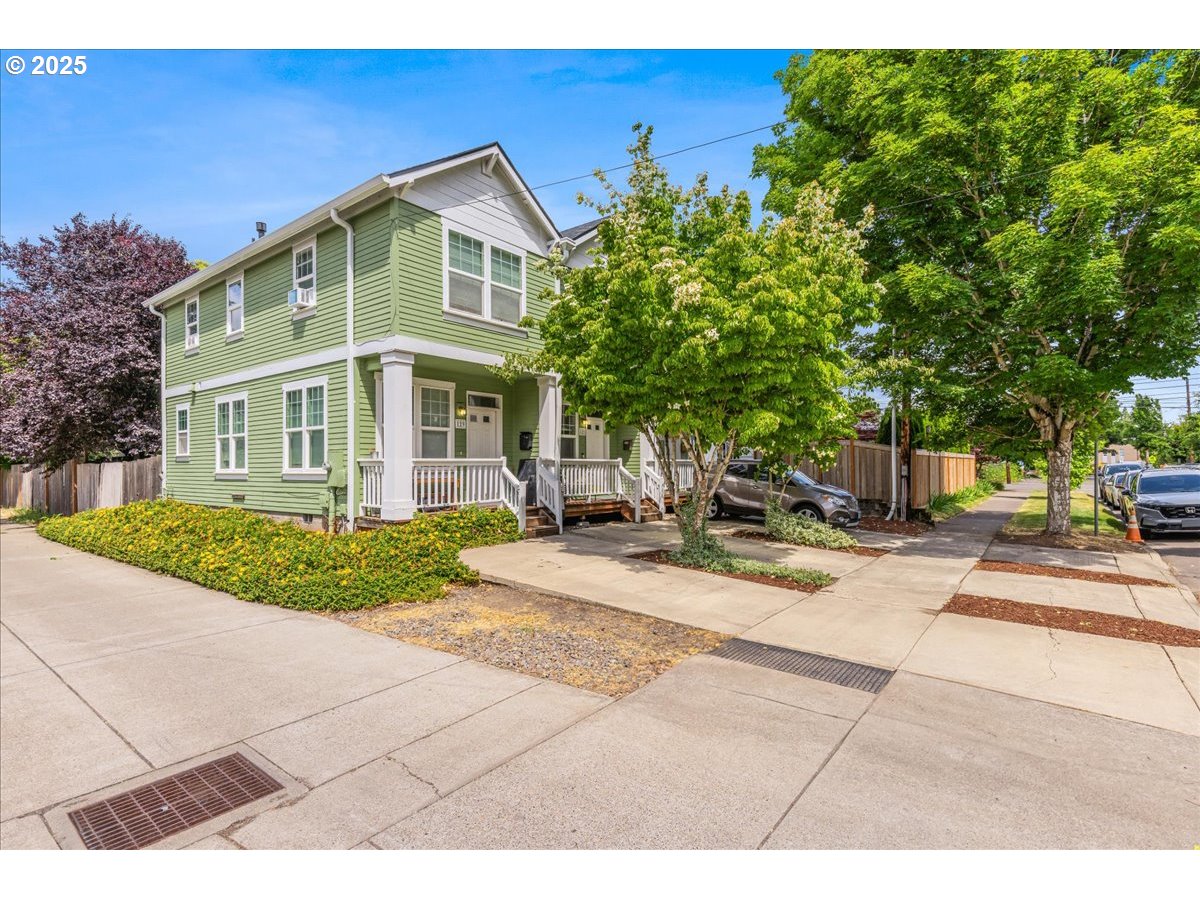 121 SE 8TH AVE