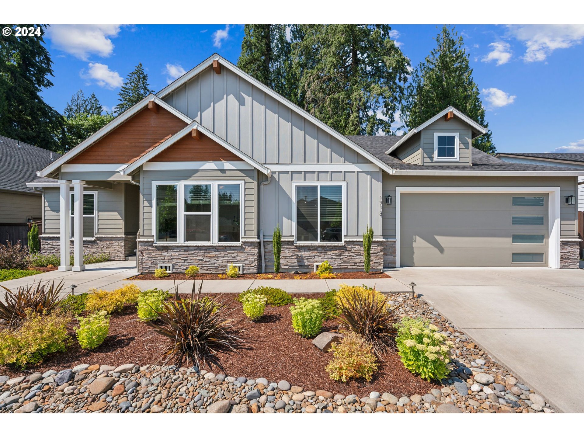 1718 SE 40th ST

                                                                             Brush Prairie                                

                                    , WA - $834,999