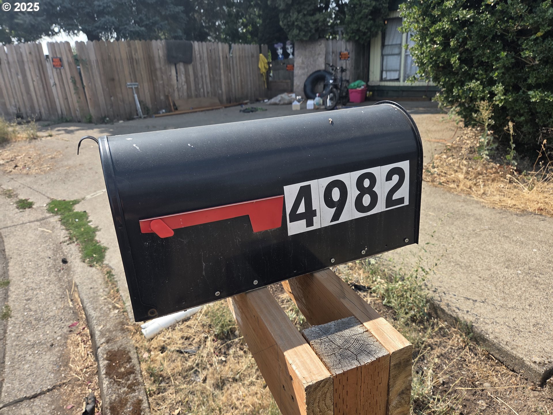 4982 MORELY LOOP