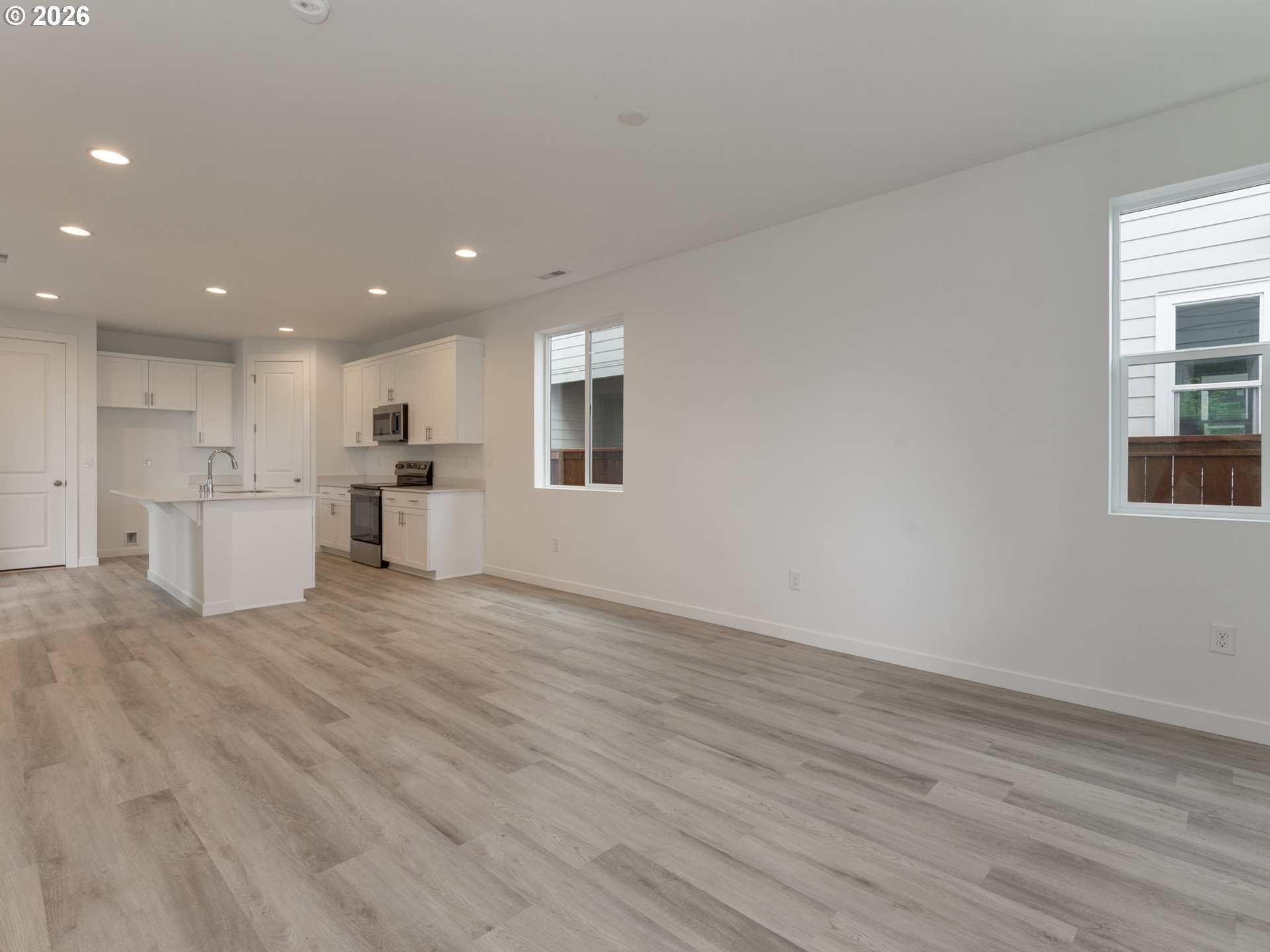 501 SW EATON BLVD